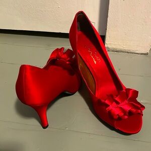 Cute red vibrant heal